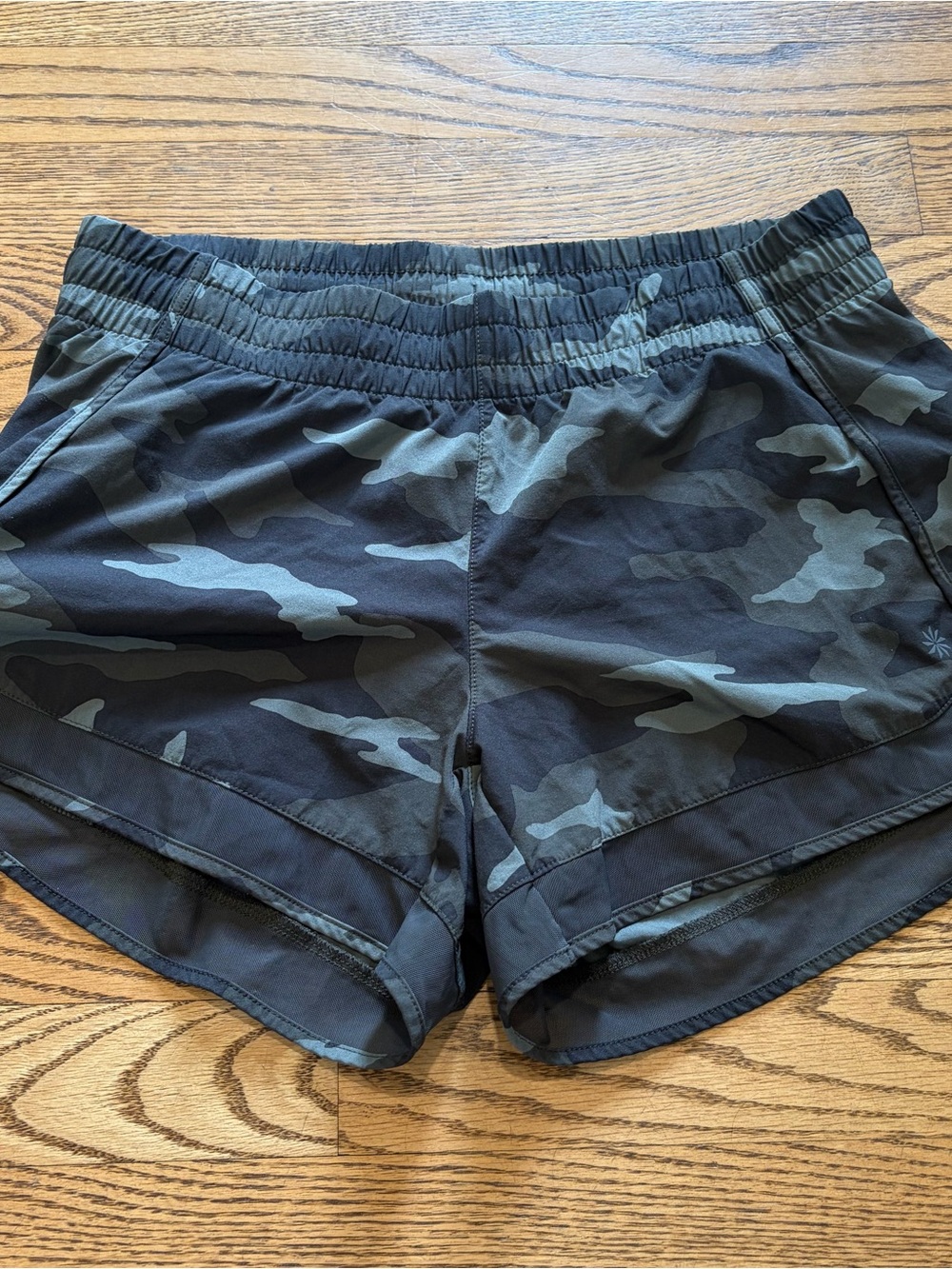 Athleta Mesh Racer Run Shorts Mid rise 4” inseam Camo